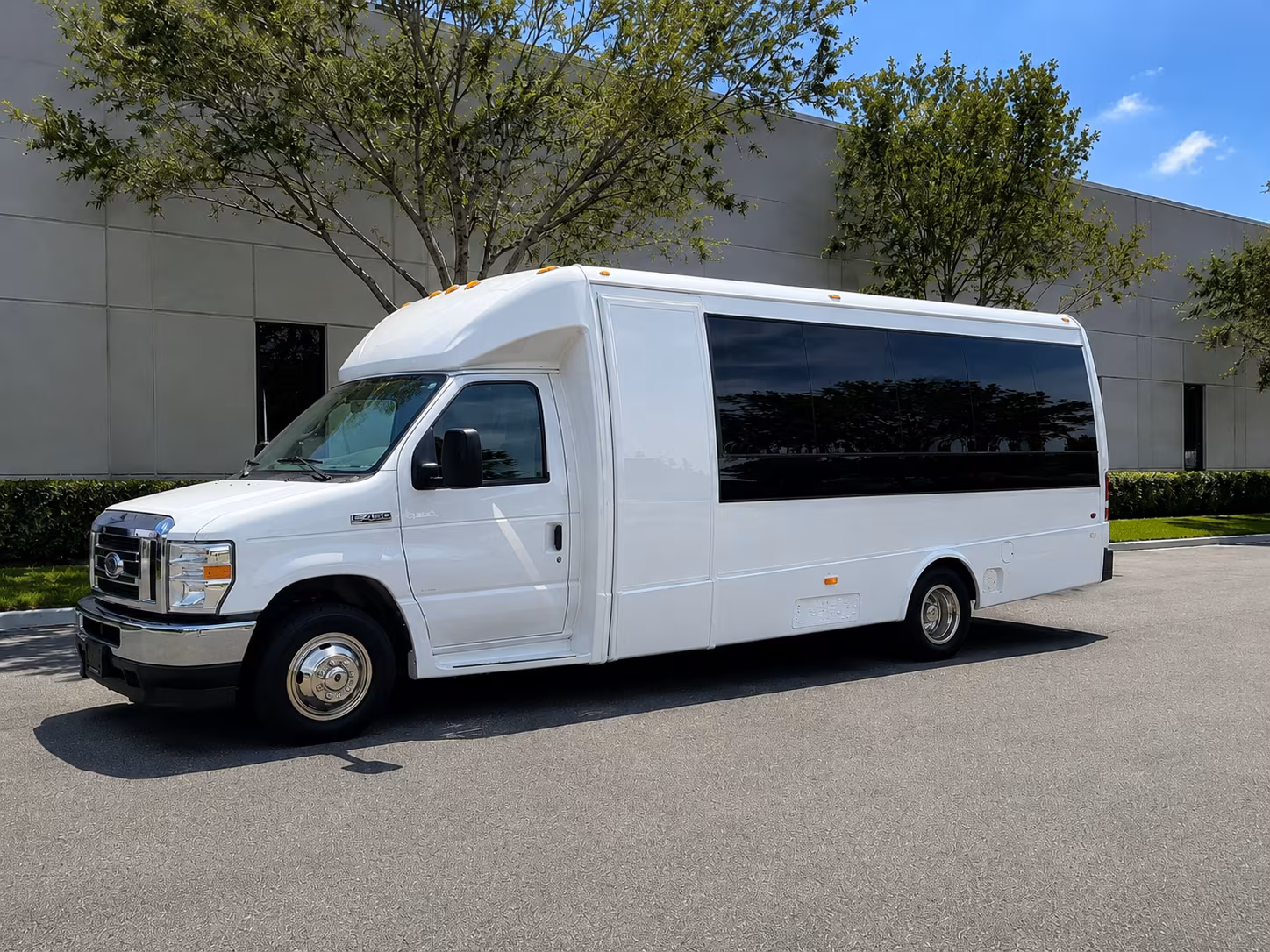 corporate airport transfer buses to ontario international airport ont