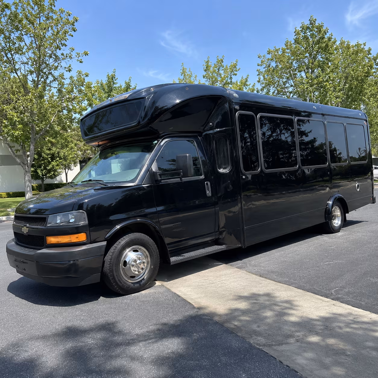 redlands 15 passenger party bus