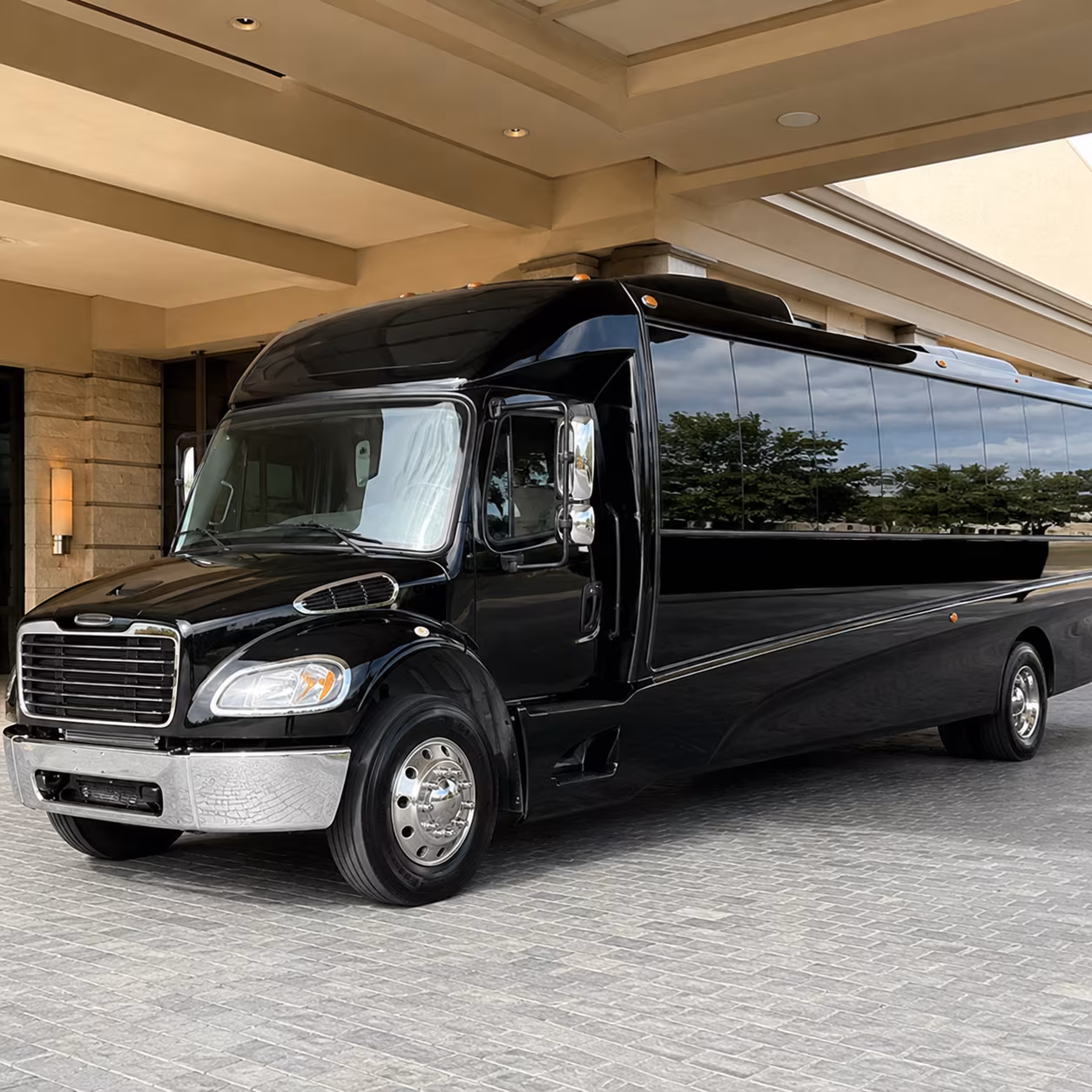redlands 25 passenger minibus