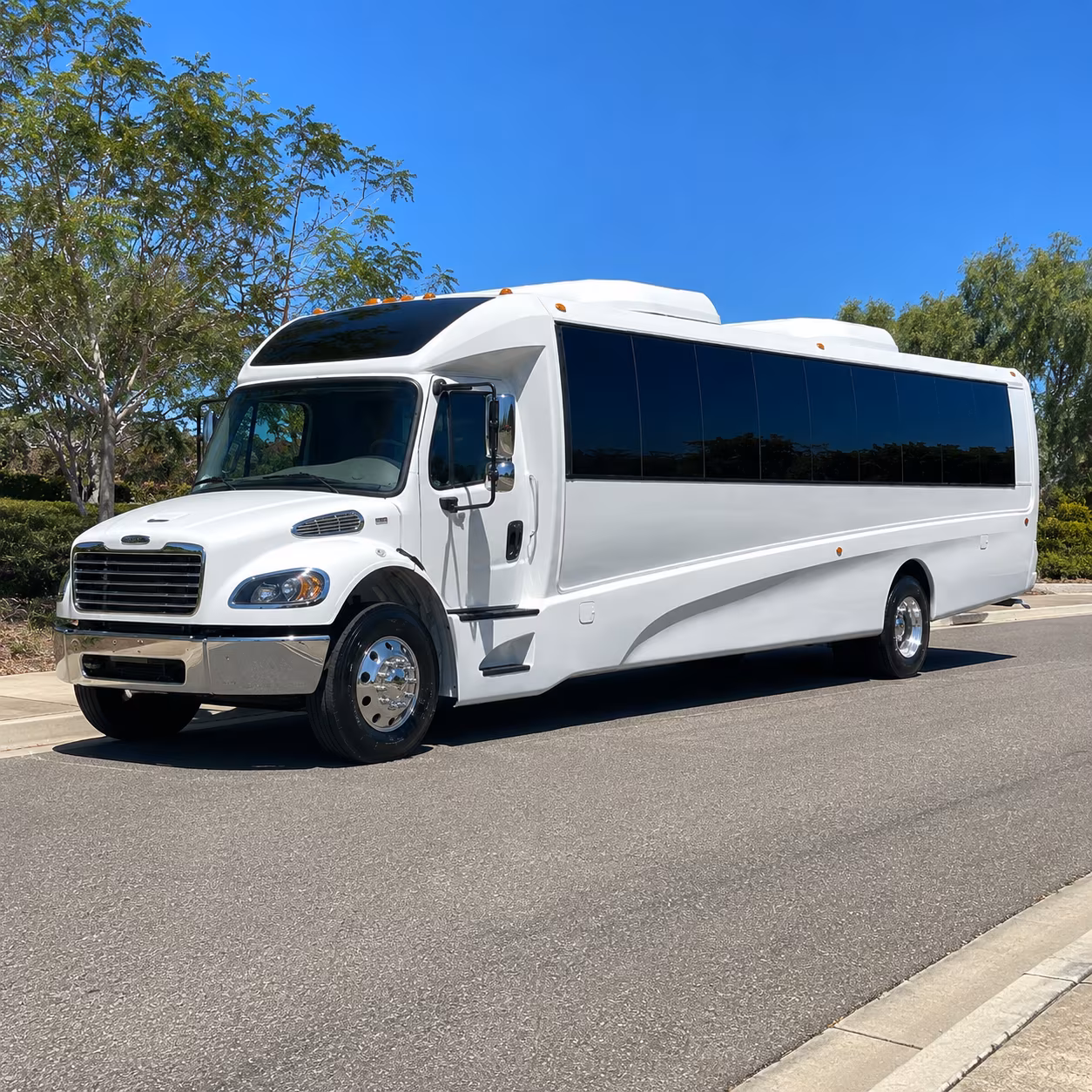 redlands 30 passenger minibus