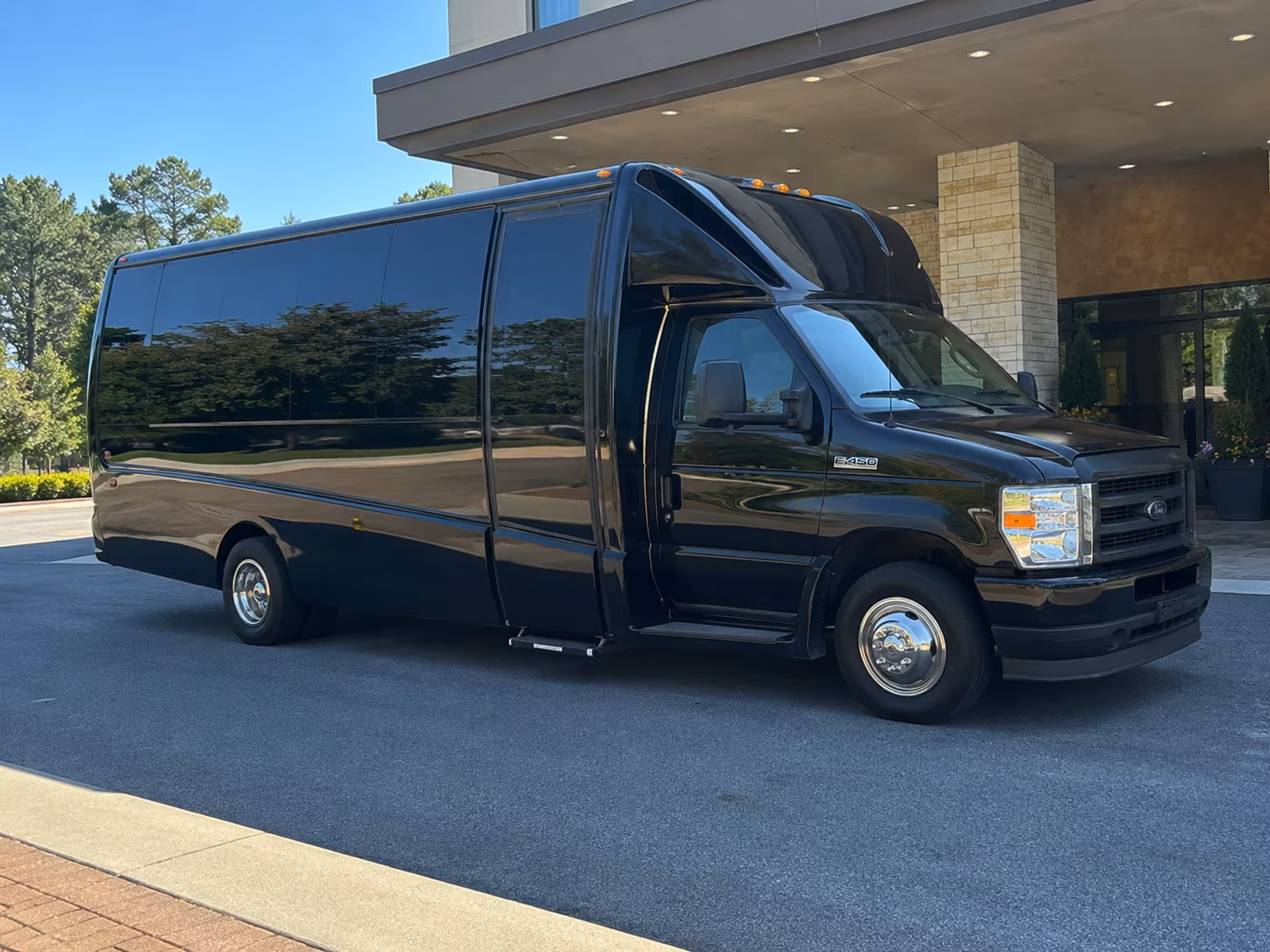 shuttle buses for redlands bowl and local outdoor concert nights